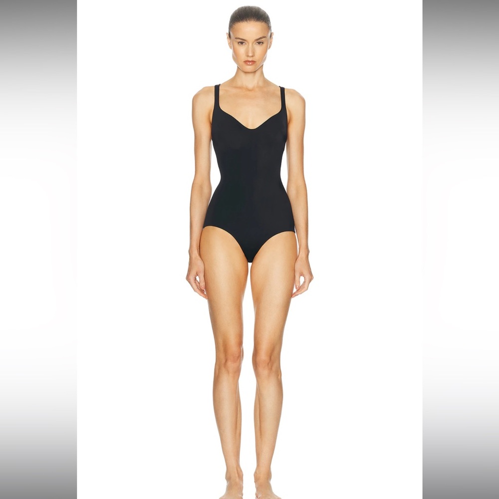 WOLFORD
Mat De Luxe Forming Bodysuit
